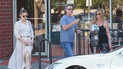 "Qué diferente habría sido nuestra vida si nunca hubiera entrado": Kate Hudson no es la hija biológica de Kurt Russell, pero son todo un ejemplo noticias imagen