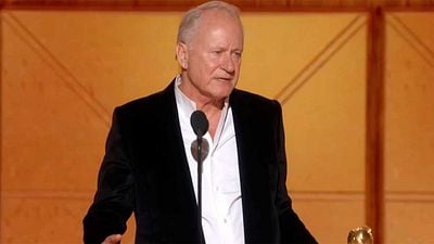 "Pensaba que era demasiado mayor": Stellan Skarsgård gana el segundo Globo de Oro a los 74 años y reivindica ver cine en salas de cine noticias imagen