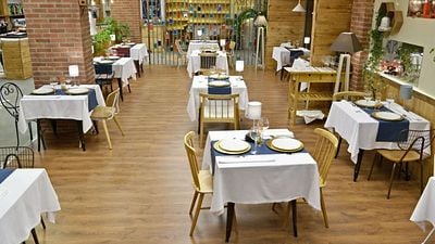El restaurante de 'First Dates' parece el sitio ideal para tener una cita para cenar, pero tiene truco noticias imagen