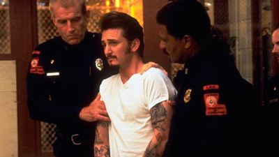 55 películas, 2 premios Oscar y una sentencia de 60 días de prisión: Sean Penn es uno de los mejores de su generación, pero un arrebato le metió entre rejas