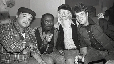 En 1977 conocieron a dos de sus ídolos absolutos del blues: una pasión compartida que se convirtió en un clásico del cine noticias imagen