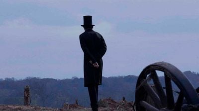 "No podíamos tener ni un vaso de cartón": este actor se metió tanto en el personaje que obligó al mismísimo Spielberg a vivir en el Siglo XIX noticias imagen