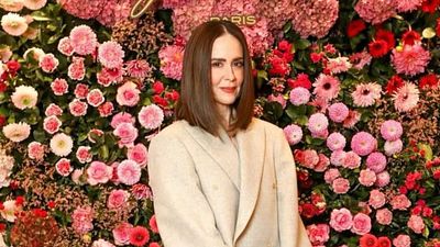 Es una estrella de Hollywood, pero vive en esta pequeña cabaña de 46 metros cuadrados: perfecta para escapadas noticias imagen