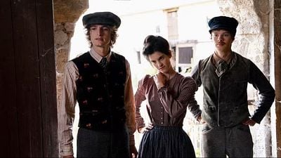 Llega a cines una película que viaja entre dos líneas temporales: "una reflexión desenfadada sobre el presente y la Historia" noticias imagen