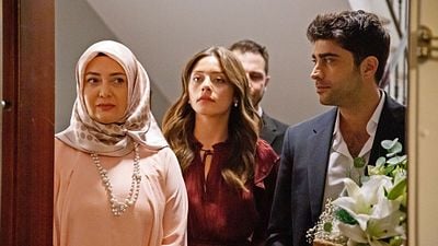 El capítulo de 'Mundos opuestos' que provocó la censura de la serie en Turquía noticias imagen