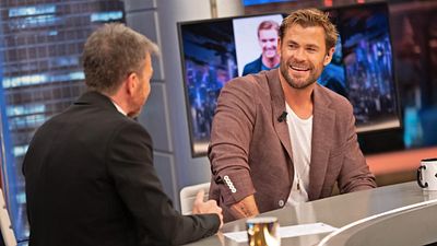 "Me dijo que me lo aprendiera": La chuleta que Elsa Pataky escribió a Chris Hemsworth para 'El Hormiguero' noticias imagen