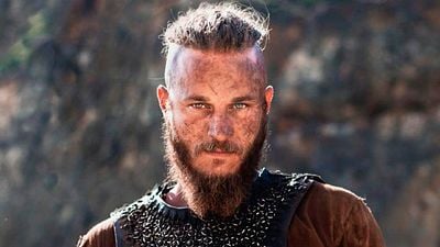 “Creo que Travis Fimmel deja por los suelos a los Hemsworth”: El actor de 'Vikingos', como nunca antes lo has visto en su nueva serie noticias imagen
