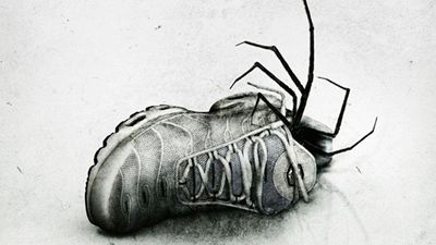 “Aterradora, asquerosa”: Stephen King aprueba esta película de terror que usó 200 arañas reales