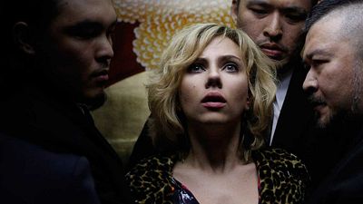 Hoy en TV: un audaz y divertido 'thriller' de ciencia ficción que lo reventó en taquilla con Scarlett Johansson noticias imagen