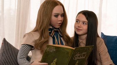 "Va a ser la experiencia más aterradora de mi vida": La protagonista de 'M3GAN' no lo tuvo nada fácil compartiendo escena con la diabólica muñeca noticias imagen