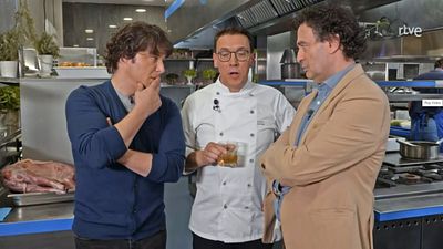 Francis Paniego vuelve a perder los nervios en 'MasterChef 11' y acaba tomándose una tila: "Te noto muy acelerado" noticias imagen