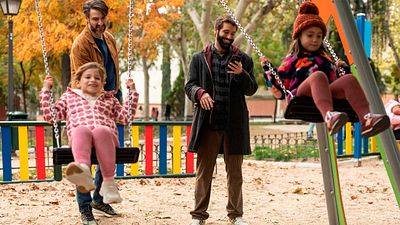 "Queremos que esta serie exista": así es la primera ficción de Javier Fesser, 'Custodia repartida', que estrenará Disney+ noticias imagen