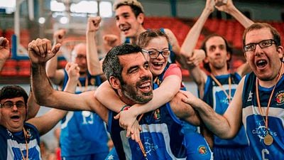 Hoy en TV: 'Campeones', una de las mejores películas españolas de la última década que Hollywood se ha apresurado a imitar noticias imagen