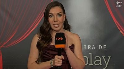 "Soy comunicadora y entretengo": Inés Hernand se pronuncia tras su polémica en la alfombra roja de los Goya y el comunicado de RTVE noticias imagen