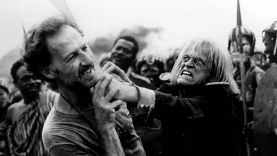 La enemistad más dura de la historia del cine casi acaba con un tiroteo y un director incendiando la casa de su actor noticias imagen