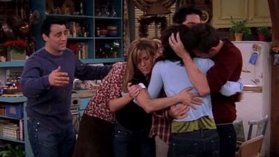 ¿Has visto 'Friends' unas 30 veces? La psicología te dice por qué es saludable ver la misma serie una y otra vez noticias imagen