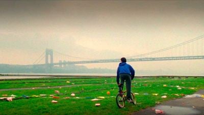 Ni 'Forrest Gump' ni 'Náufrago': la película mejor valorada de Tom Hanks es una ingeniosa fantasía que marcó una generación