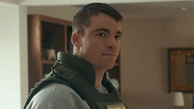 Gabriel Basso de 'El agente nocturno': “Me cabreó que ese tipo pasara por encima de cuerpos literalmente para llegar hasta allí y contemplar esa vista” noticias imagen