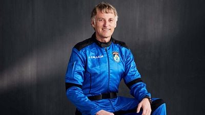 "Lo siento, me he emocionado": las primeras palabras de Jesús Calleja tras bajar del espacio noticias imagen