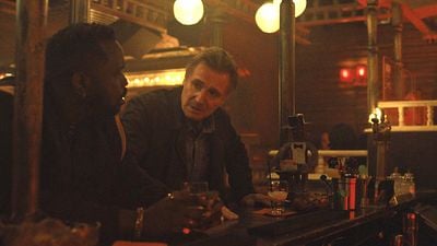 Liam Neeson pidió perdón por sus errores en el mejor cameo televisivo que existe, pero pocos se dieron cuenta noticias imagen