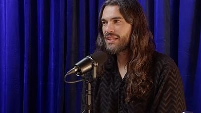 Oliver Laxe: "Los cineastas tenemos que bajarnos de nuestro puto caballo y tener la generosidad de ayudar al espectador a subir en él" noticias imagen