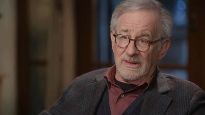 Steven Spielberg quedó tan conmovido rodando esta escena que el actor protagonista tuvo que consolarle: "Se sentó a mi lado y me abrazó" noticias imagen