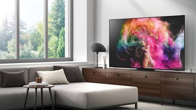 Pantalla OLED de 55 pulgadas y sonido envolvente Dolby Atmos: esta smart TV es una joya de Samsung y te hará disfrutar a lo grande de ‘Ripley’ y otros éxitos de Netflix