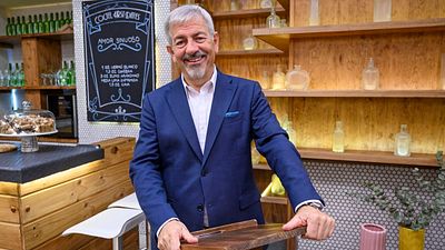 Siempre se nos olvida, pero Carlos Sobera protagonizó esta exitosa serie de los 90 noticias imagen