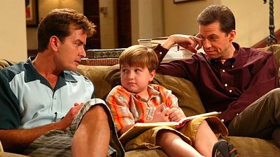 Así ha cambiado Angus T. Jones, el inolvidable (y ahora irreconocible) niño de 'Dos hombres y medio' que dejó Hollywood para centrarse en su fe en Dios noticias imagen