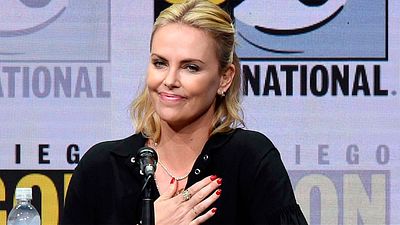 Charlize Theron: "Creo que en España todo es legal. Probablemente podrías casarte con una croqueta si quisieras" noticias imagen