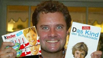 Fue durante tres décadas el niño de Kinder, pero solo recibió 150 euros: renegó de su pasado hasta que rompió su silencio en un libro noticias imagen