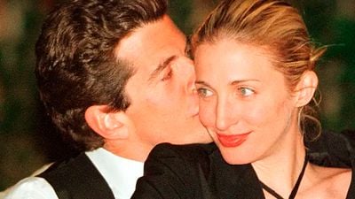 La desconocida que se enamoró del hombre más famoso del mundo: la trágica historia real de JFK Jr. y Carolyn Bessette que arrasa en Disney+ noticias imagen
