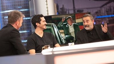 "Se te queda cara de pederasta": Eduard Fernández revela en 'El Hormiguero' "el pollo" que montó en un rodaje para no llevar peluca noticias imagen
