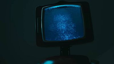 La miniserie de ciencia ficción que todo el mundo está viendo en Netflix: 6 episodios que parecen sacados del mejor 'Black Mirror' noticias imagen