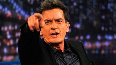 Jon Cryer compara el trato de favor a Charlie Sheen en 'Dos hombres y medio' con un dictador de Corea del Norte: "Yo recibía un tercio de su salario" noticias imagen