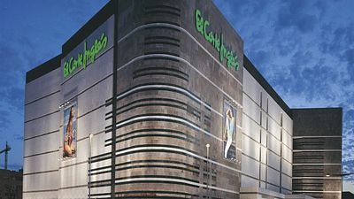 Los 8 Días de Oro de El Corte Inglés te lo pone fácil para ver películas y series regalándote un televisor: así es como puedes aprovechar para llevarte una Smart TV 4K al comprar un móvil Samsung noticias imagen