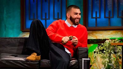 Manuel Turizo enseña en 'La Revuelta' el número de horas que pasa en el móvil y nosotros solo queremos saber cuándo duerme noticias imagen