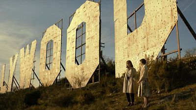 La mujer a la que decían que hiciera prensa rosa y terminó haciendo historia: se estrena 'Oriana Fallaci' en Movistar Plus+ noticias imagen