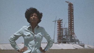 Era una de las estrellas de una de las mejores series de ciencia ficción: hace 49 años lo aprovechó para llevar a más mujeres al espacio noticias imagen