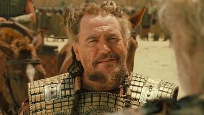 ¿Te diste cuenta de que este actor de 'Troya' desaparece entre planos como por arte de magia? noticias imagen