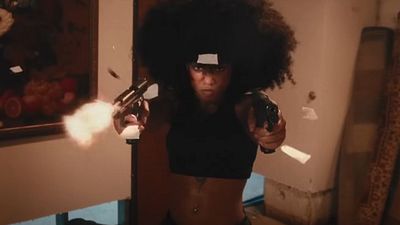 La película de acción de Netflix que mezcla John Wick y James Bond: menos de hora y media de puro entretenimiento noticias imagen