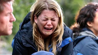 Es la muerte más memorable de 'Anatomía de Grey', pero pocos saben que un cambio de hora evitó que fuera ridícula noticias imagen