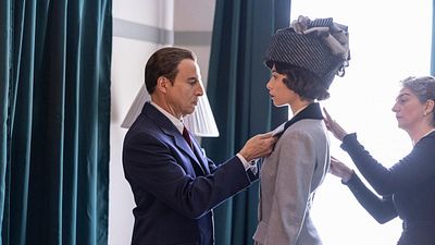 Llega a Disney+ una de las miniseries nacionales más ambiciosas de 2024: 'Cristóbal Balenciaga' noticias imagen
