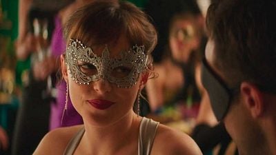 "No podía mover el cuello": la dolorosa experiencia de Dakota Johnson rodando algunas escenas de sexo en 'Cincuenta sombras de Grey' noticias imagen