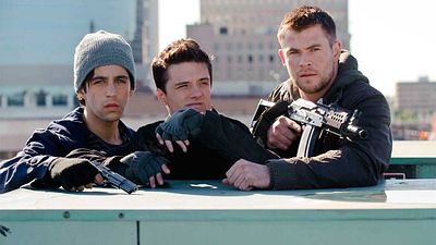 Hoy en TV, el remake de la película más violenta de la historia que cabreó a China: ni Chris Hemsworth ni Josh Hutcherson pudieron salvarla noticias imagen