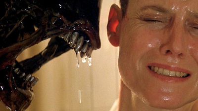 "No apoyar a David Fincher fue muy idiota": Sigourney Weaver carga contra el estudio por la controvertida 'Alien 3' noticias imagen