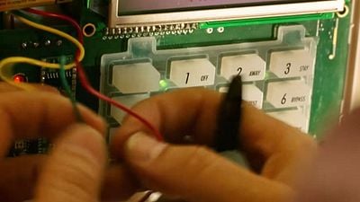 Hoy en TV: 1 millón de espectadores españoles fueron al cine por esta desternillante película que inició una trilogía de 1.500 millones noticias imagen