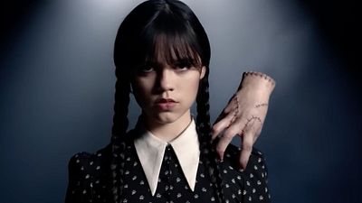 "Tim Burton lo ha leído y le encanta": así es 'Miércoles', la nueva serie de Netflix sin pelos en la lengua noticias imagen