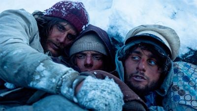 'La sociedad de la nieve': los supervivientes reales de la tragedia de los Andes que aparecen en la película de J.A. Bayona