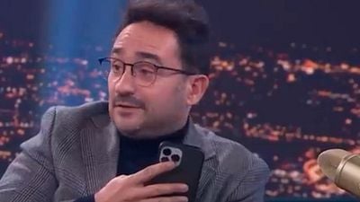 Hay una persona a la que J.A. Bayona puede llamar a cualquier hora del día: "Me llama cuando está en los karaokes" noticias imagen